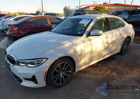 2022 BMW 330I xDrive z USA, uszkodzony, nr VIN 3MW5R7J00N8C32997